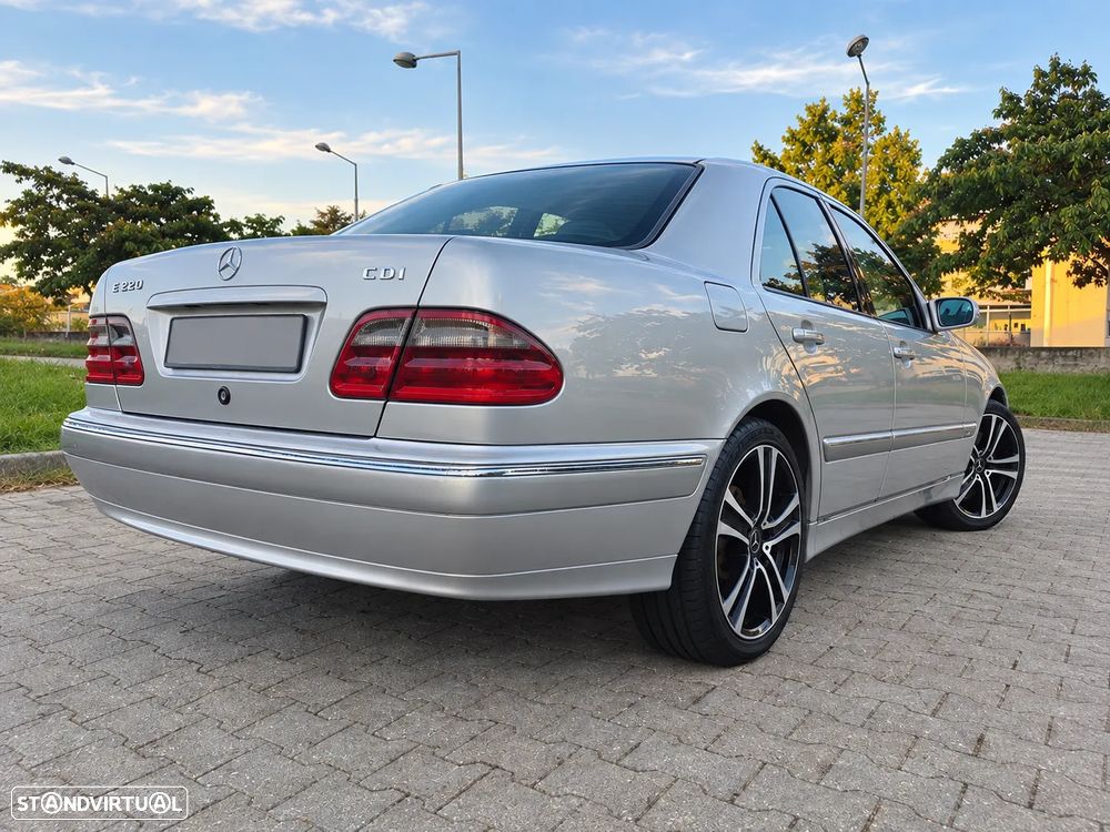 Mercedes-Benz E 270 - 4