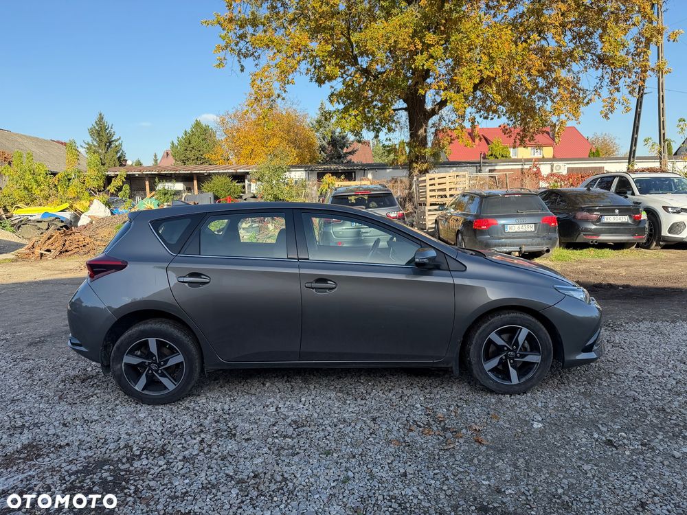 Toyota Auris 2017 photo 4