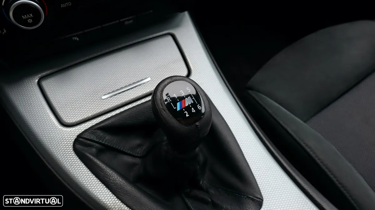 BMW 320 d Touring - 35