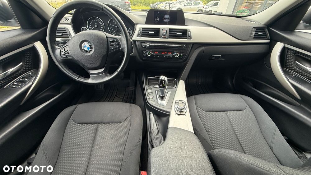 BMW Seria 3 318d Sport Line - 18