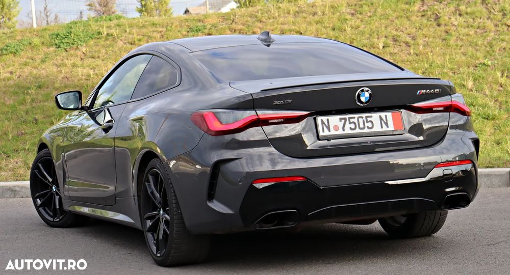 BMW M4 M440i xDrive - 11