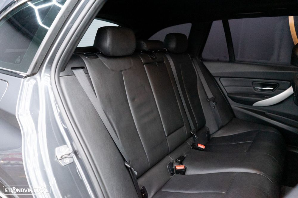 BMW 320 d Touring Auto Pack M - 7