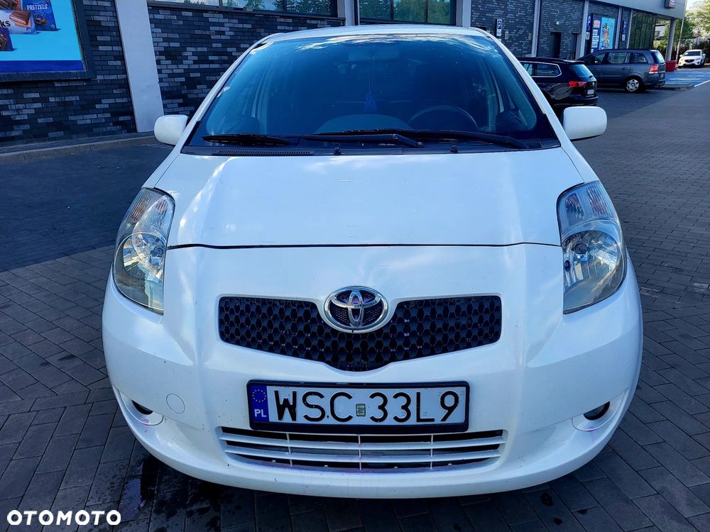 Toyota Yaris 1.0 Luna A/C - 2