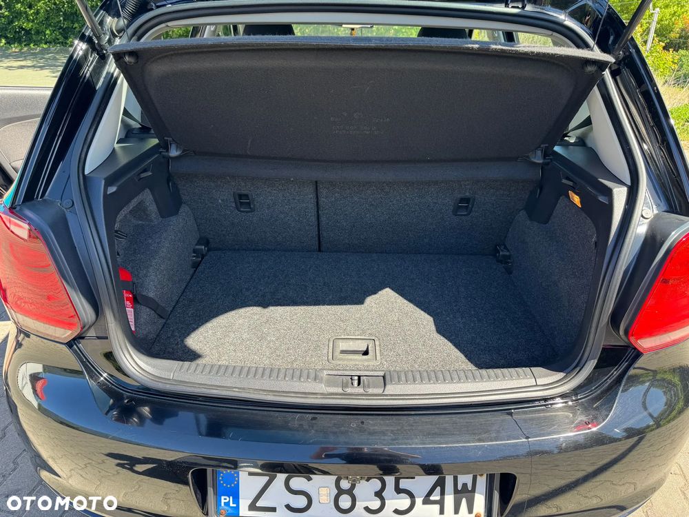 Volkswagen Polo 1.4 16V Comfortline - 14
