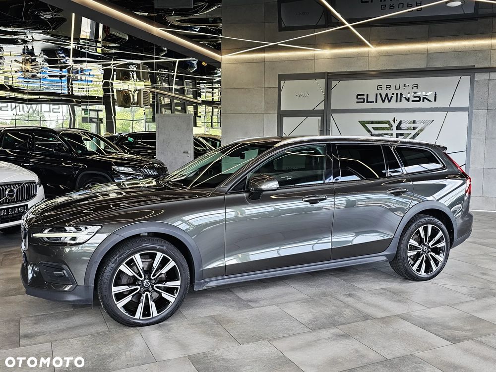 Volvo V60 Cross Country B4 D AWD Geartronic - 4