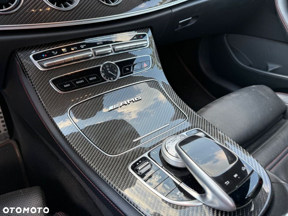 Mercedes-Benz Klasa E 53 AMG 4Matic AMG Speedshift 9G-MCT - 24