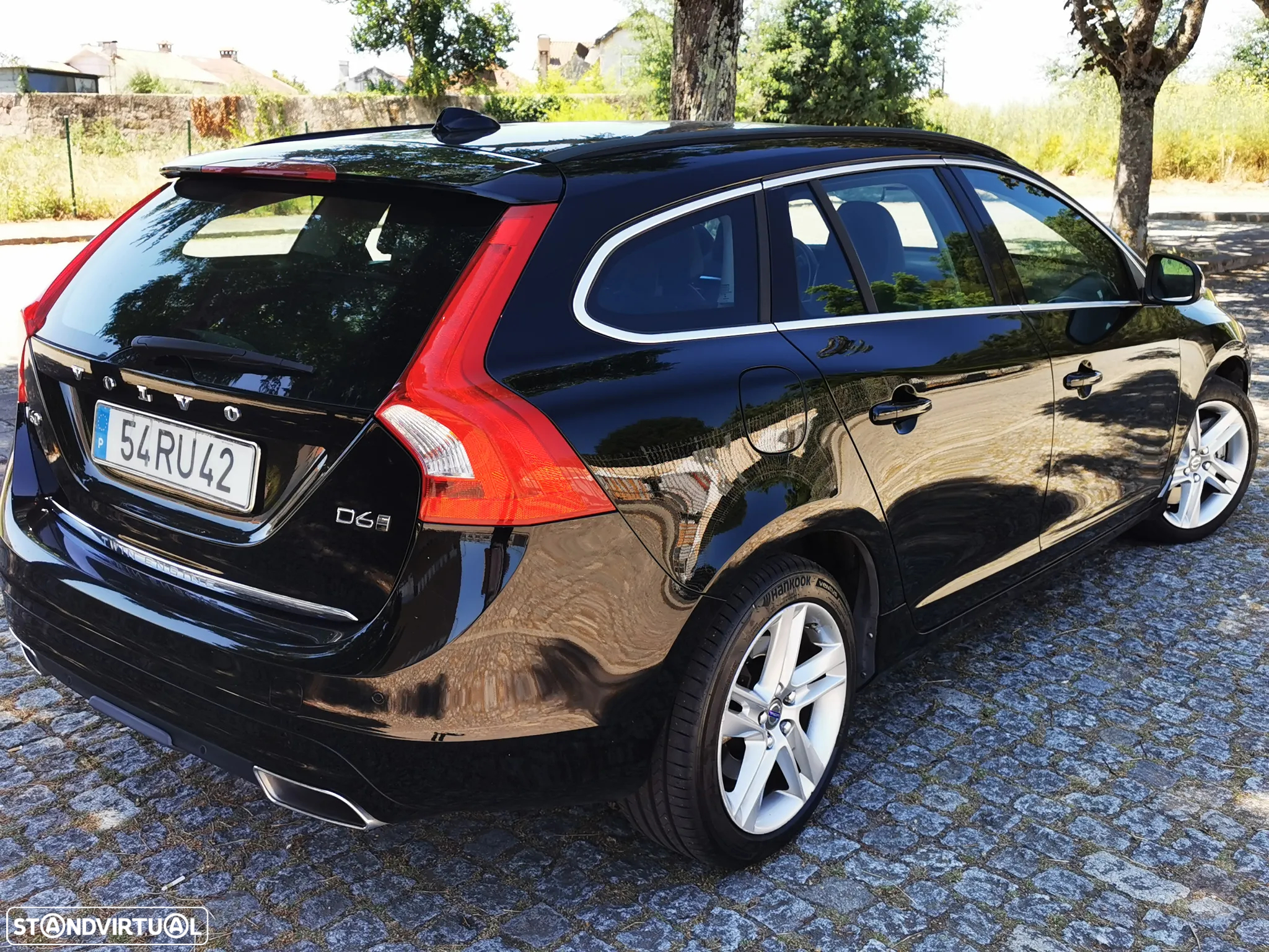 Volvo V60 2.4 D6 Momentum AWD Phev - 3