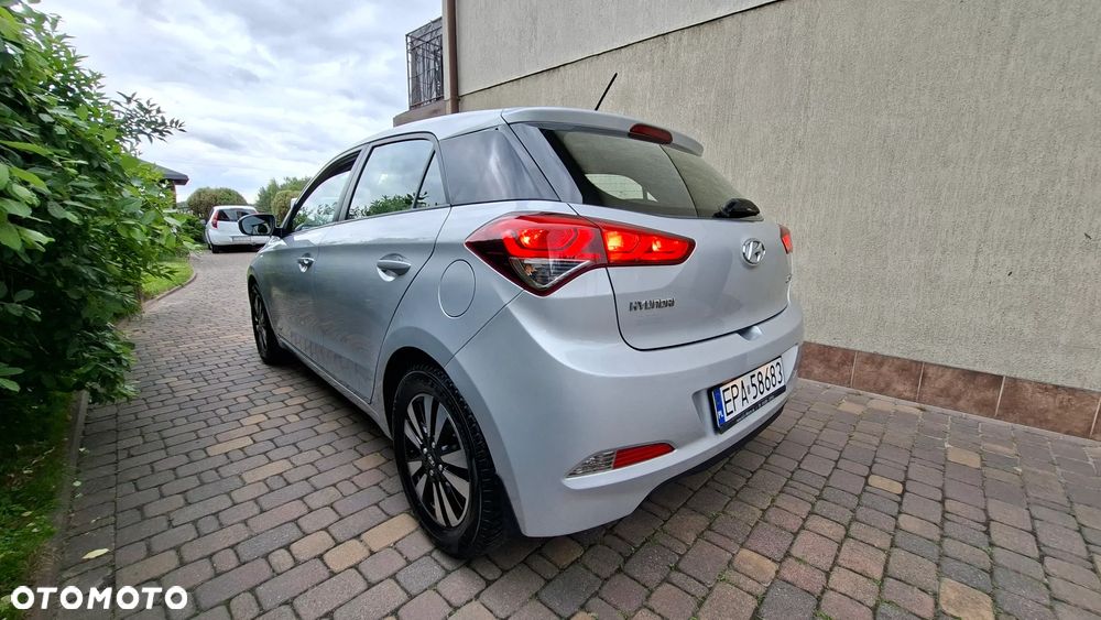 Hyundai i20 blue 1.2 - 3
