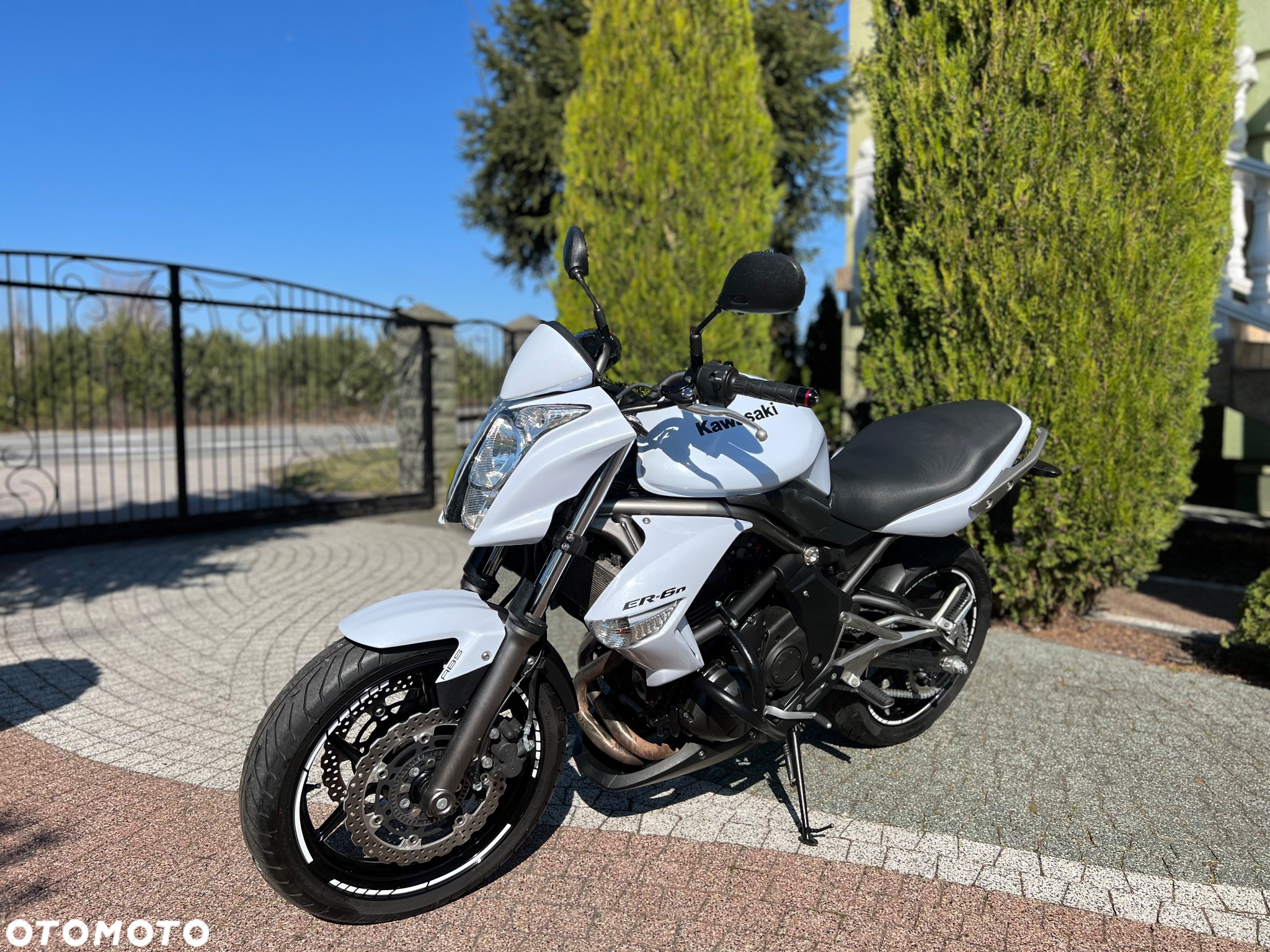 Kawasaki ER - 27