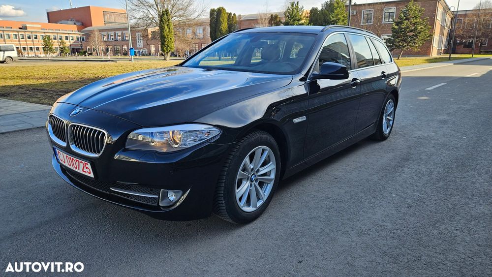 BMW Seria 5 520d Aut. Modern Line - 2