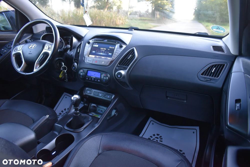 Hyundai ix35 1.6 2WD Fifa World Cup Edition - 32