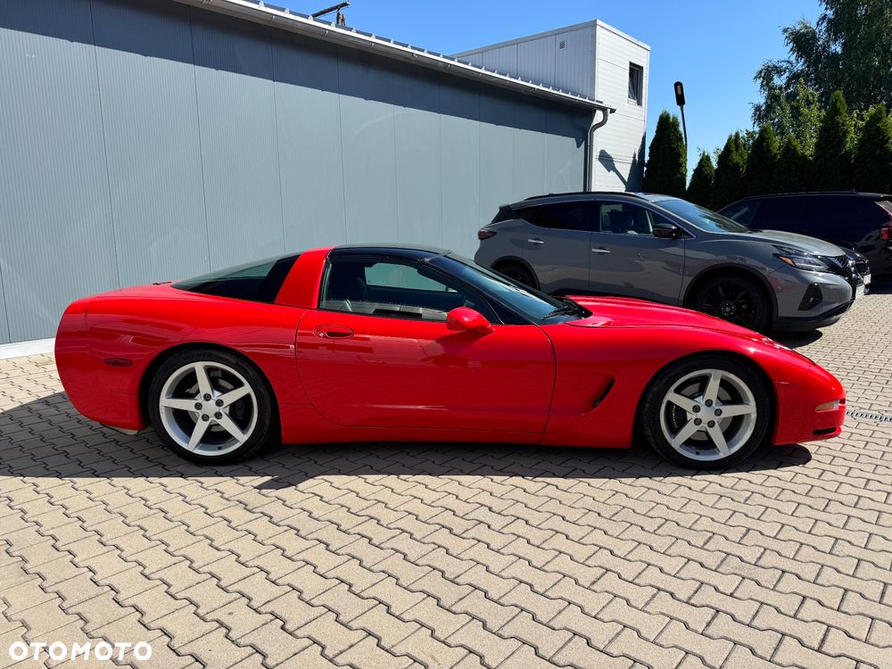 Chevrolet Corvette - 14