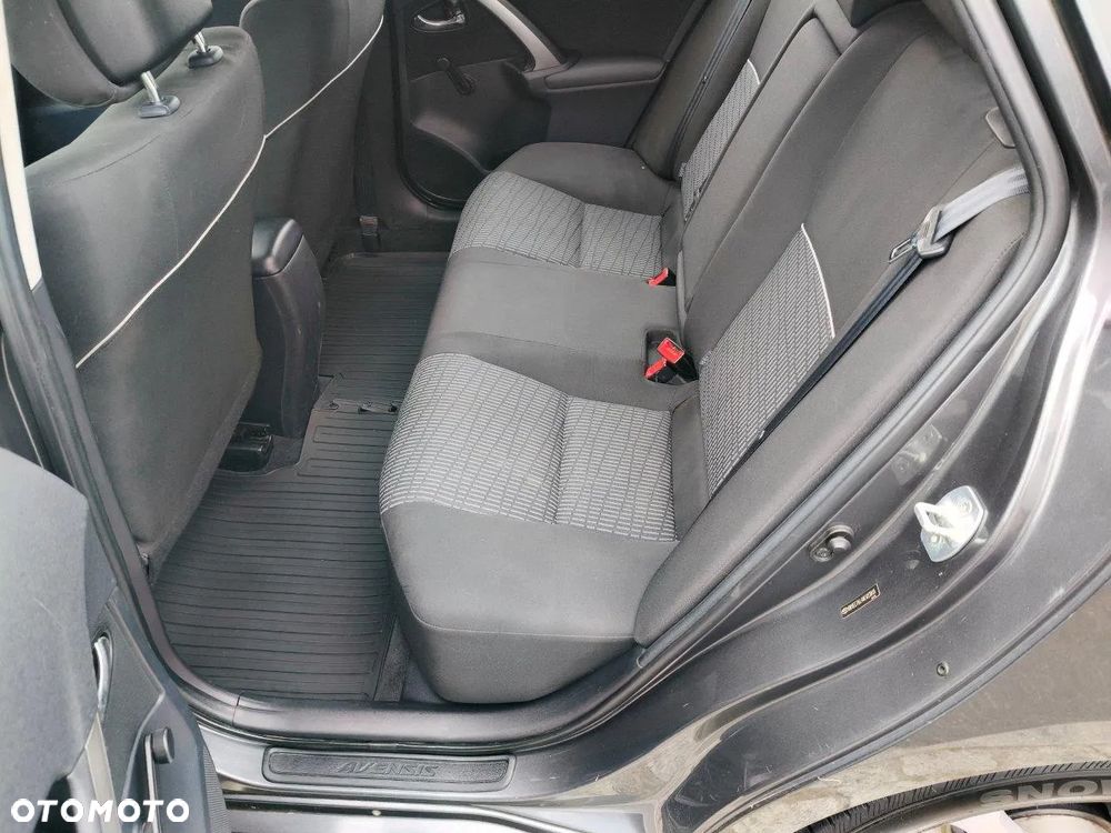 Toyota Avensis 1.6 Business Edition - 8