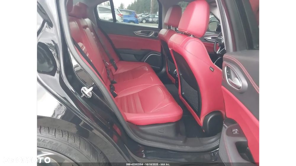 Alfa Romeo Giulia - 13
