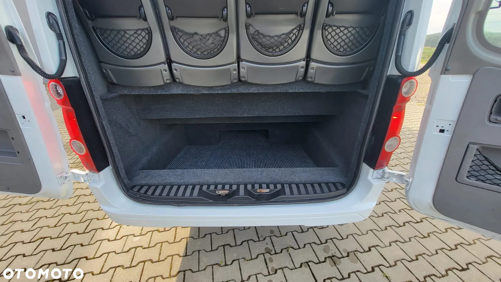 Volkswagen Crafter - 24 miejsca - 6