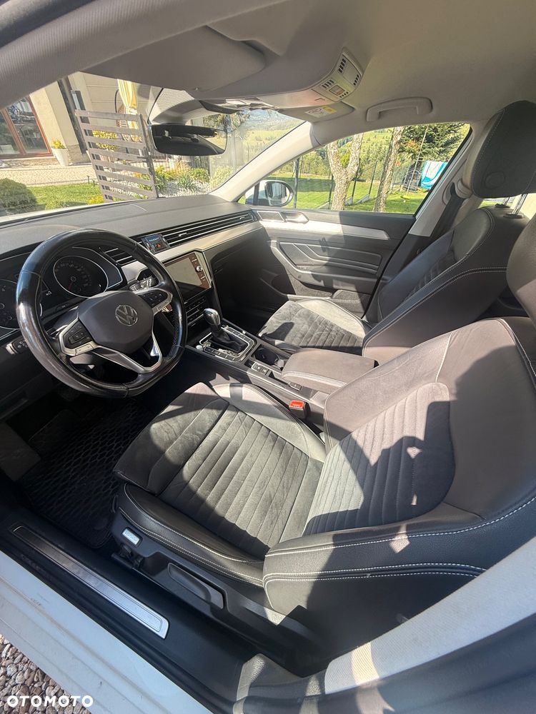 Volkswagen Passat 2.0 TDI EVO Elegance DSG - 9