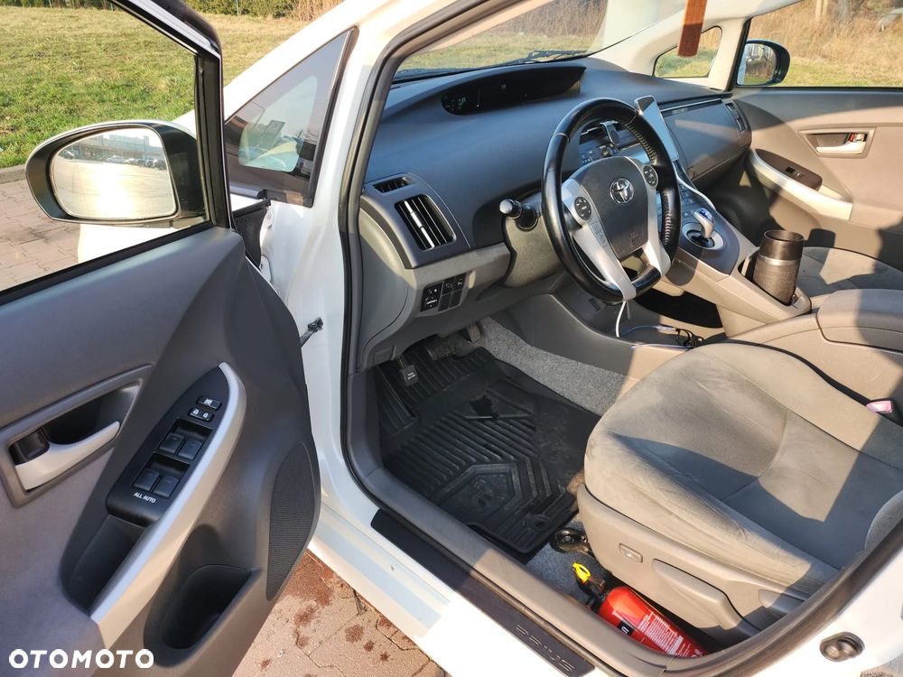 Toyota Prius 1.8 HSD Prestige - 14