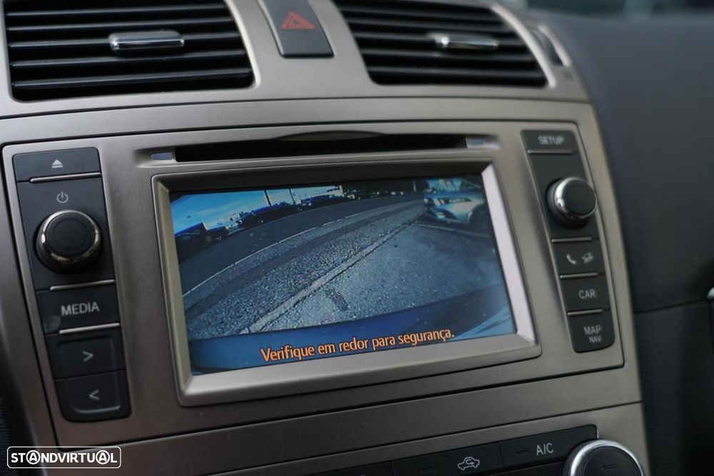 Toyota Avensis SW 2.0 D-4D Exclusive - 9