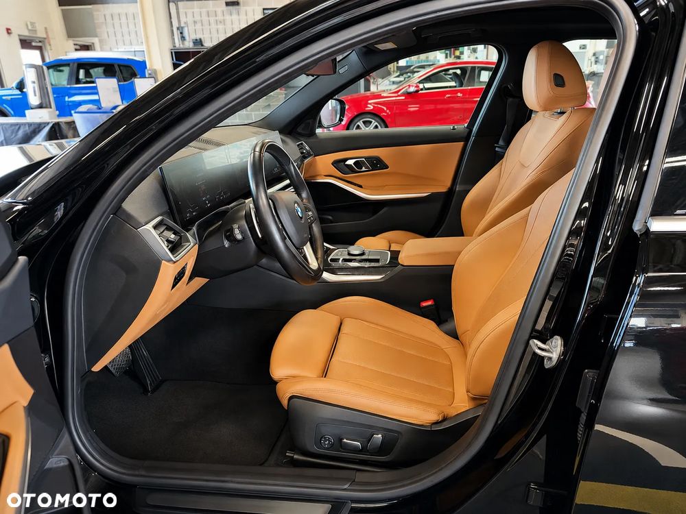 BMW Seria 3 330i xDrive M Sport - 8