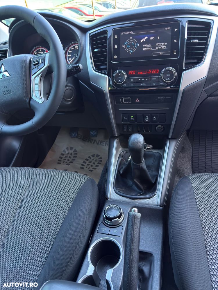 Mitsubishi L200 - 15
