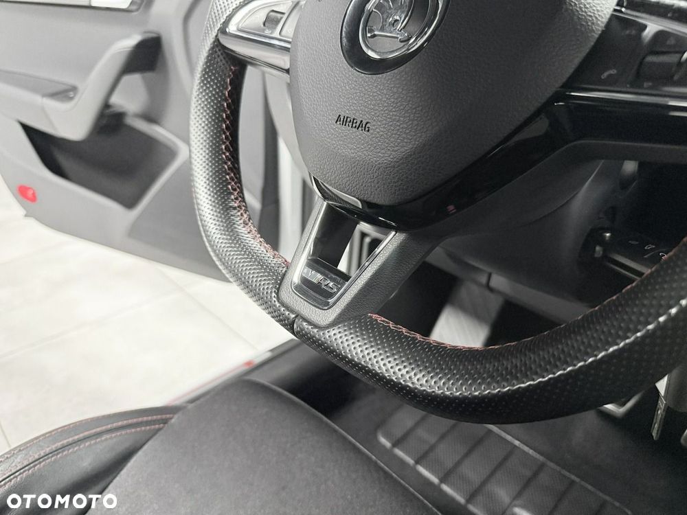 Skoda Octavia 2.0 TDI RS Challenge DSG - 35
