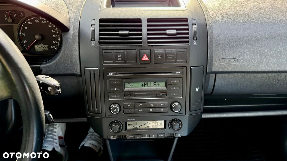 Volkswagen Polo 1.4 16V Comfortline - 9