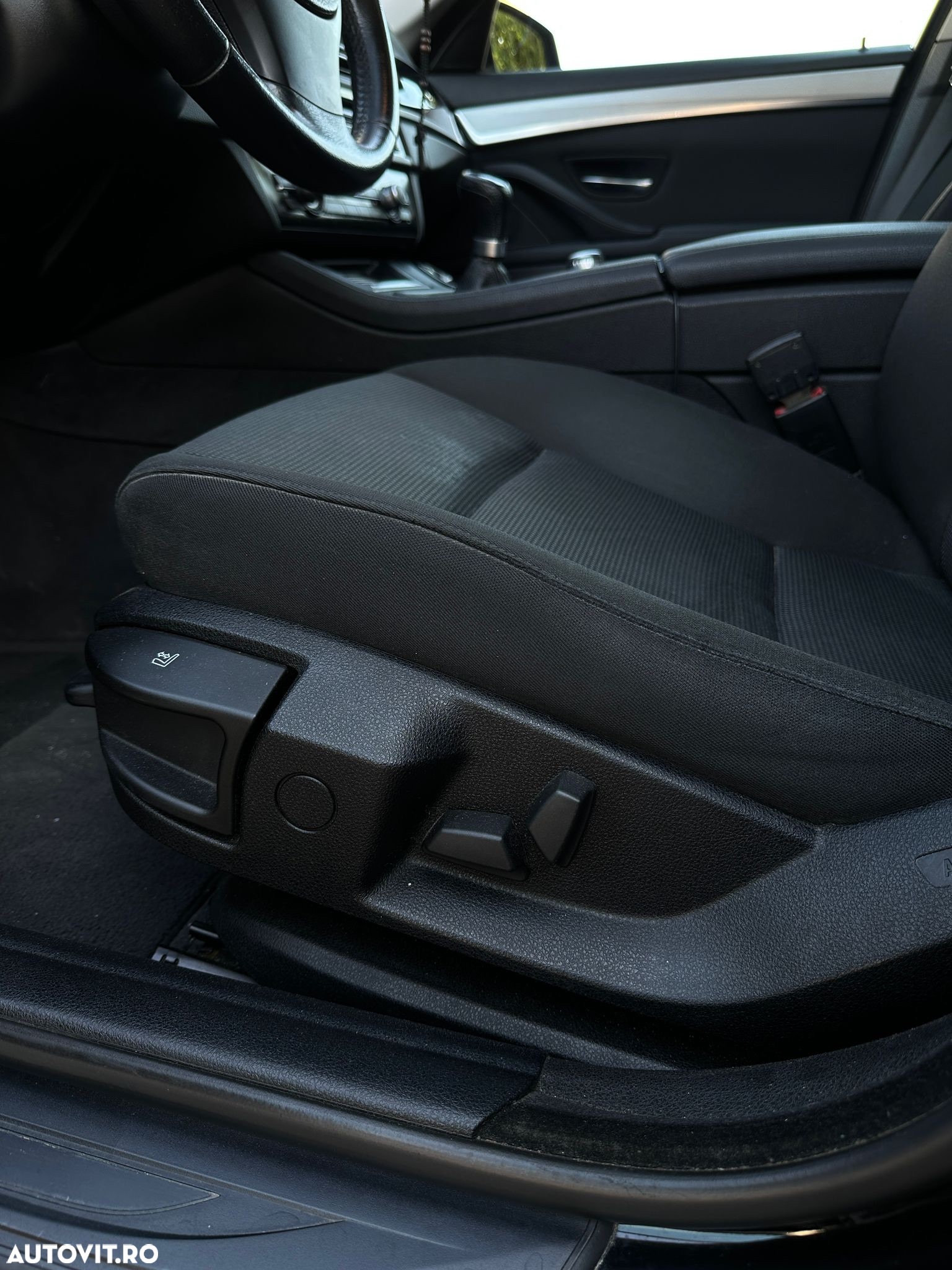 BMW Seria 5 520d Touring - 10