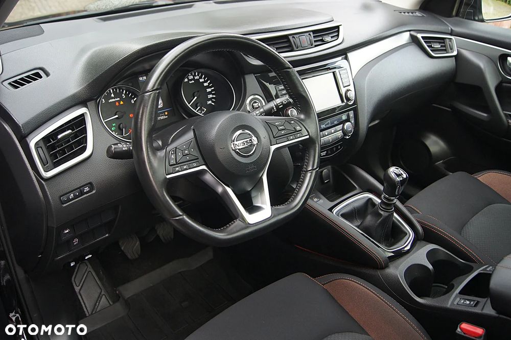 Nissan Qashqai 1.3 DIG-T N-Motion - 24