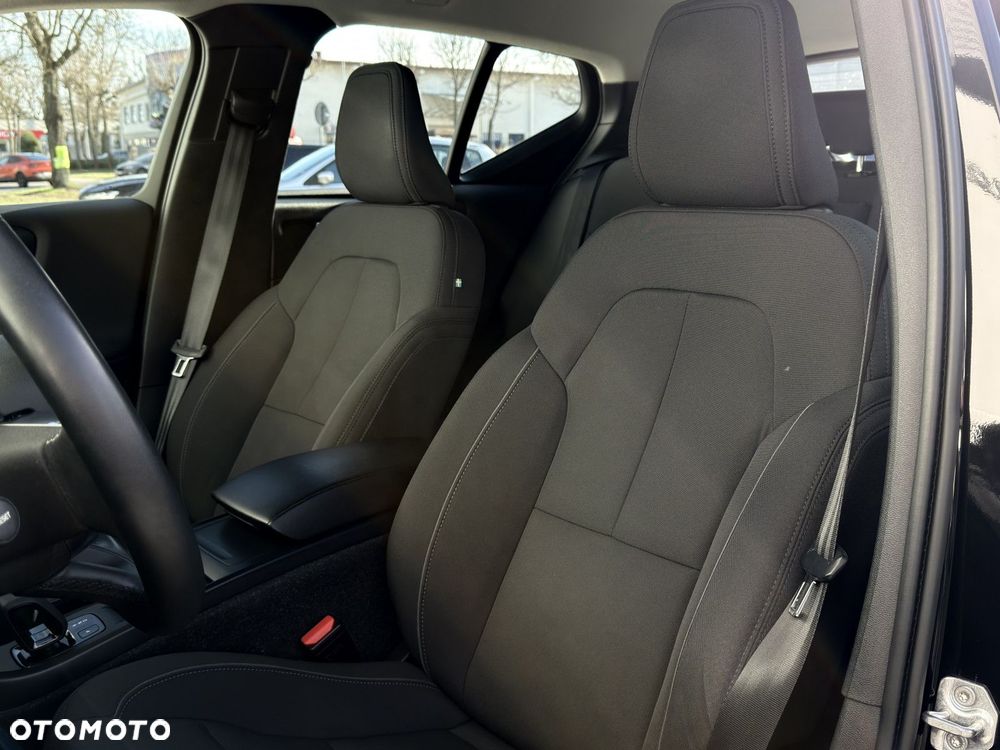 Volvo XC 40 - 18