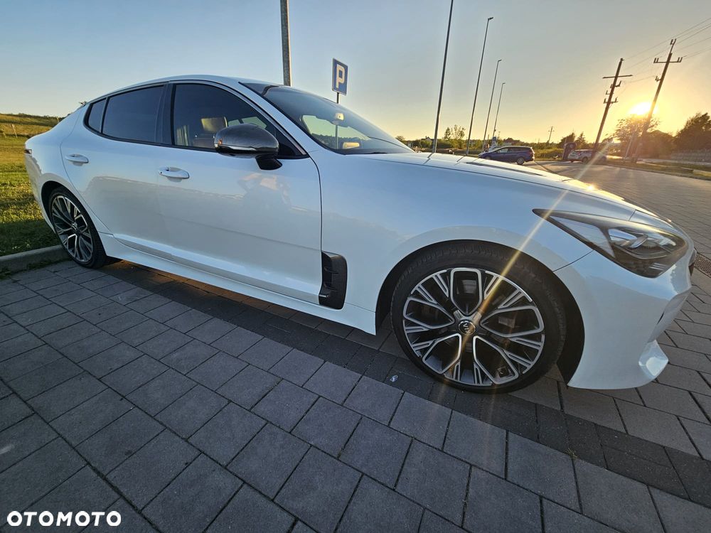 Kia Stinger - 8