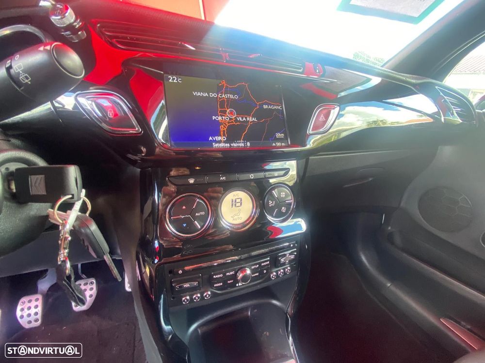 Citroën DS3 1.6 e-HDi So Chic - 10