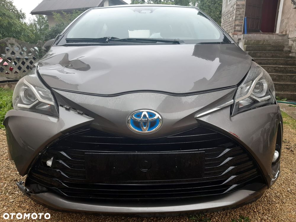 Toyota Yaris Hybrid 100 Premium - 3
