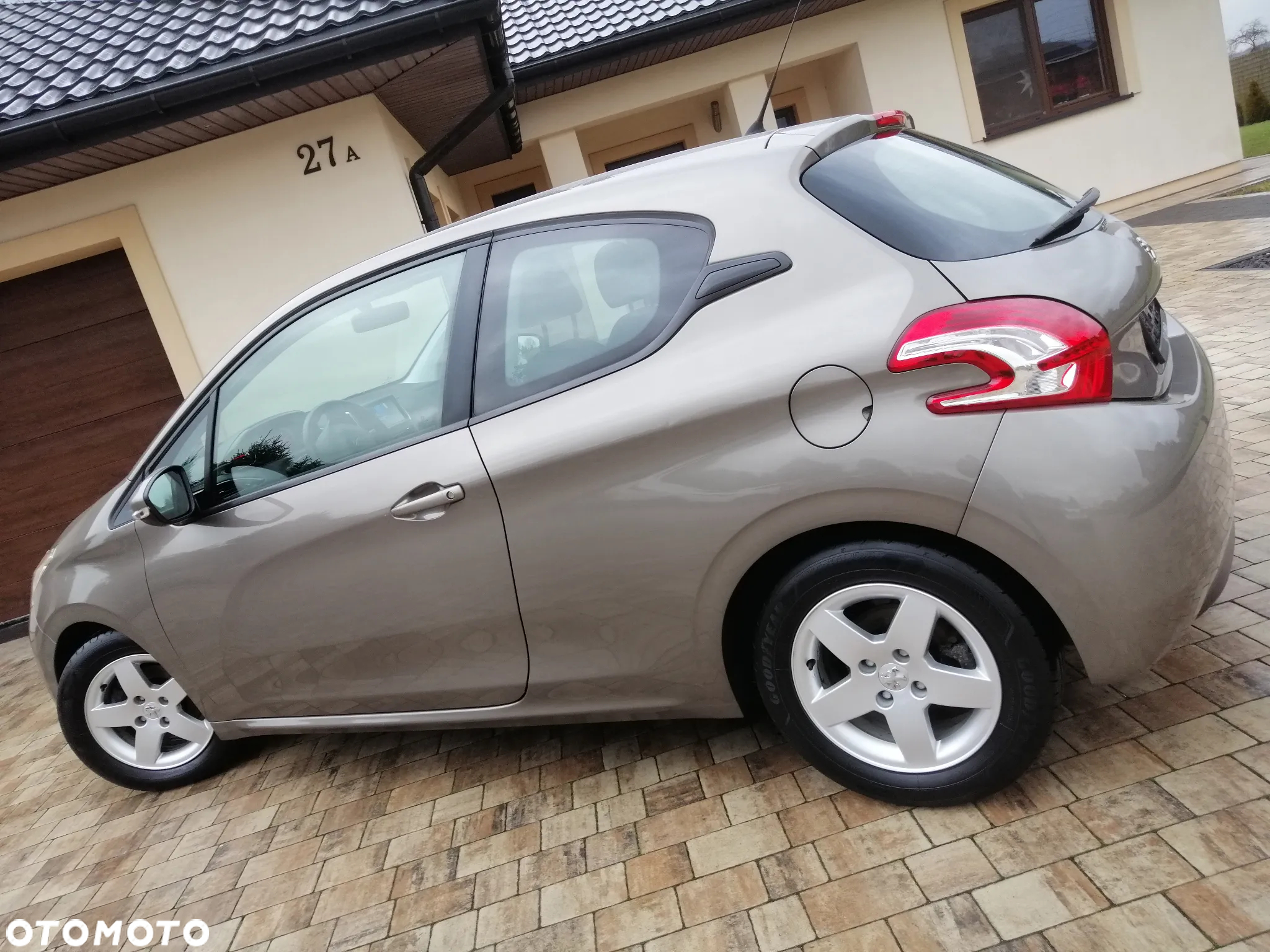 Opel Corsa 1.4 16V Active - 9