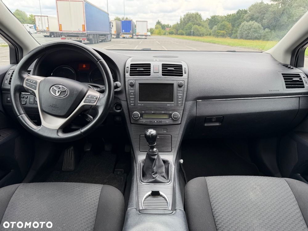 Toyota Avensis 1.8 Sol plus NAVI - 13