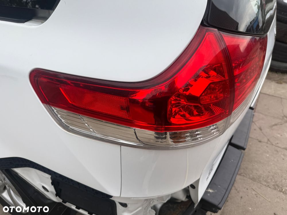 Lampa tylna lewa Toyota Sienna 10-15r.