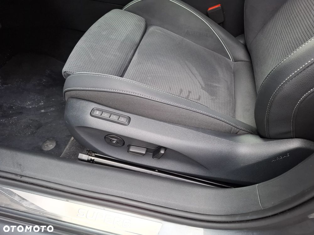 Skoda Superb 1.5 TSI Sportline DSG - 16