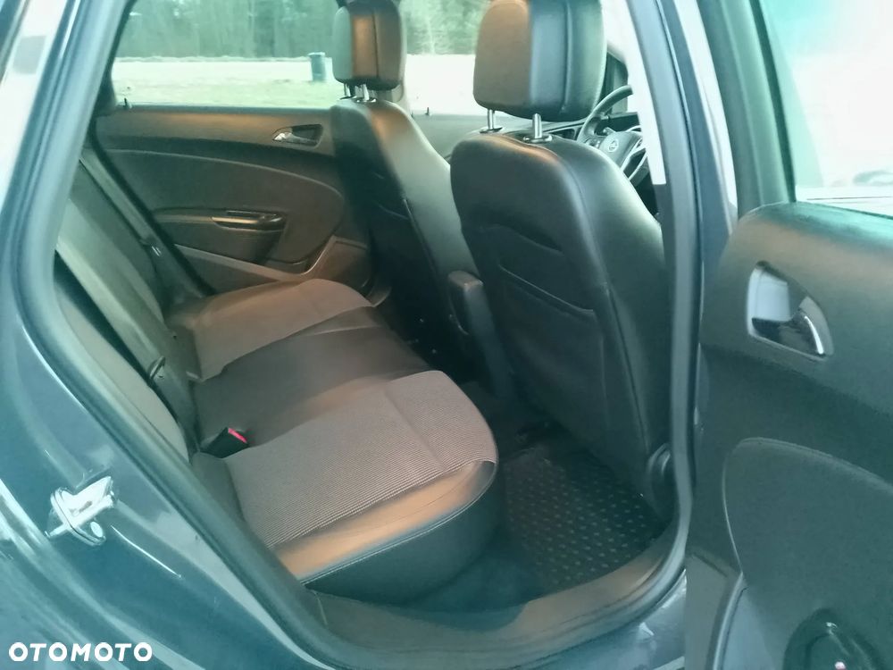 Opel Astra 1.6 CDTI DPF ecoFLEX TourerStart/Stop Exklusiv - 26