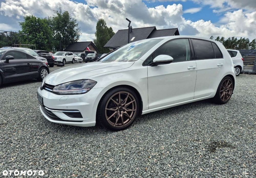 Volkswagen Golf - 24