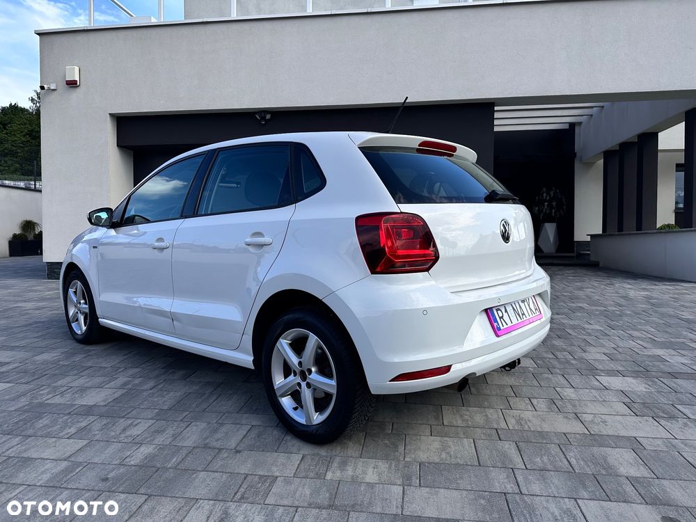 Volkswagen Polo 1.2 TSI Blue Motion Technology DSG Lounge - 4