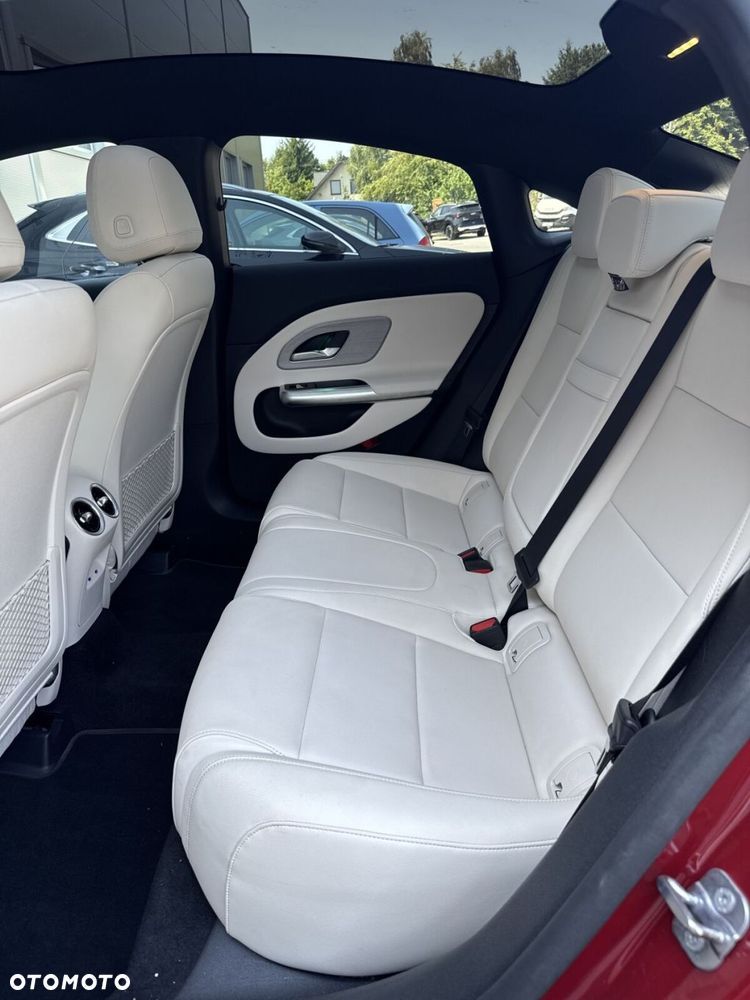 Mercedes-Benz CLA 200 mHEV 8G-DCT - 27