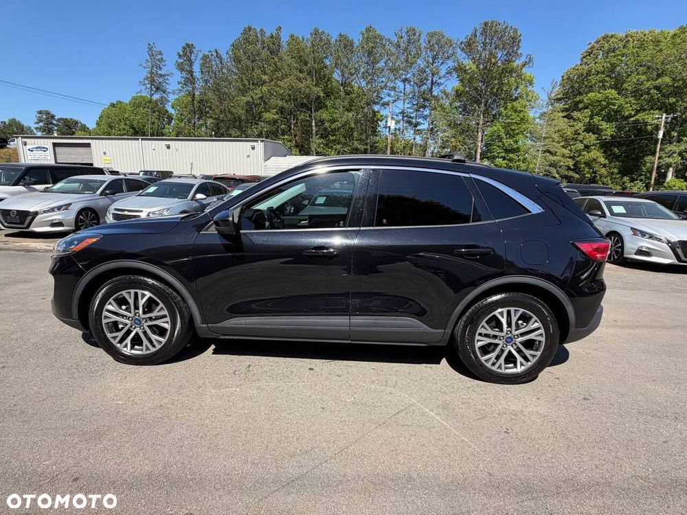 Ford Escape 2.0 EcoBoost AWD Titanium - 9