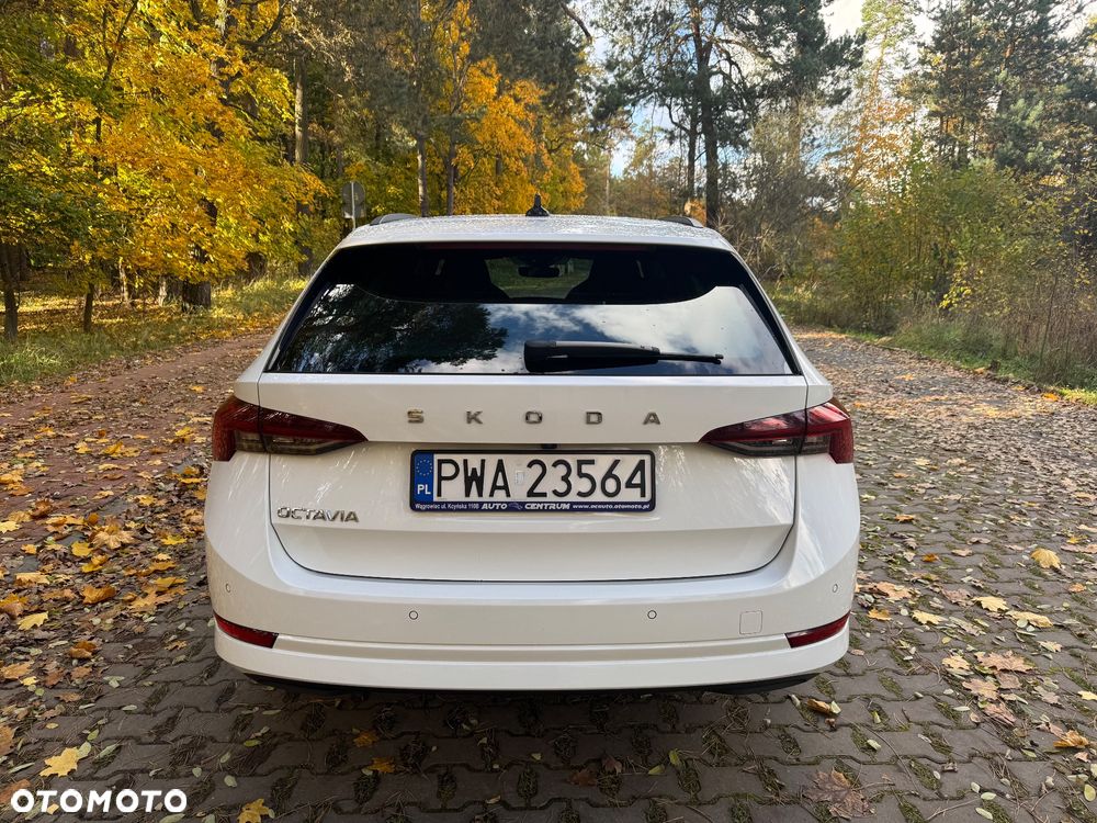 Skoda Octavia 2.0 TDI DSG Sportline - 6