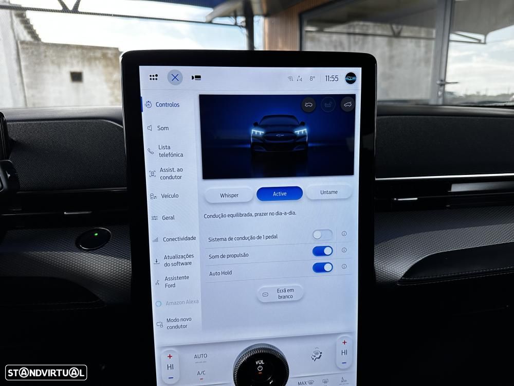 Ford Mustang Mach-E Standard - 32