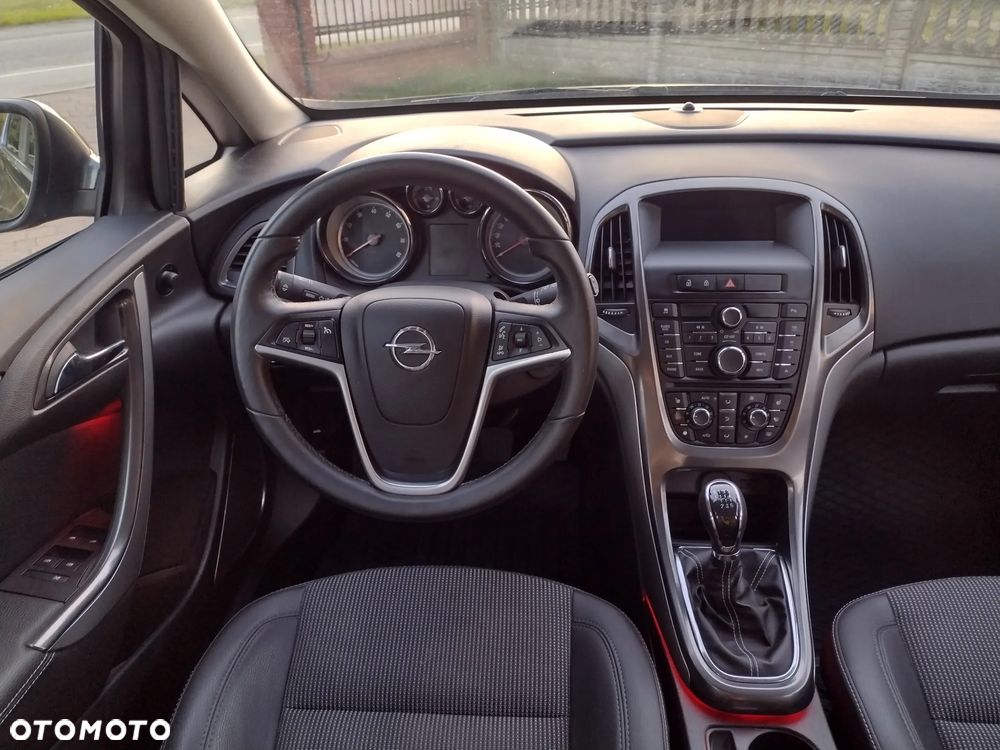 Opel Astra 1.4 Turbo Exklusiv - 16