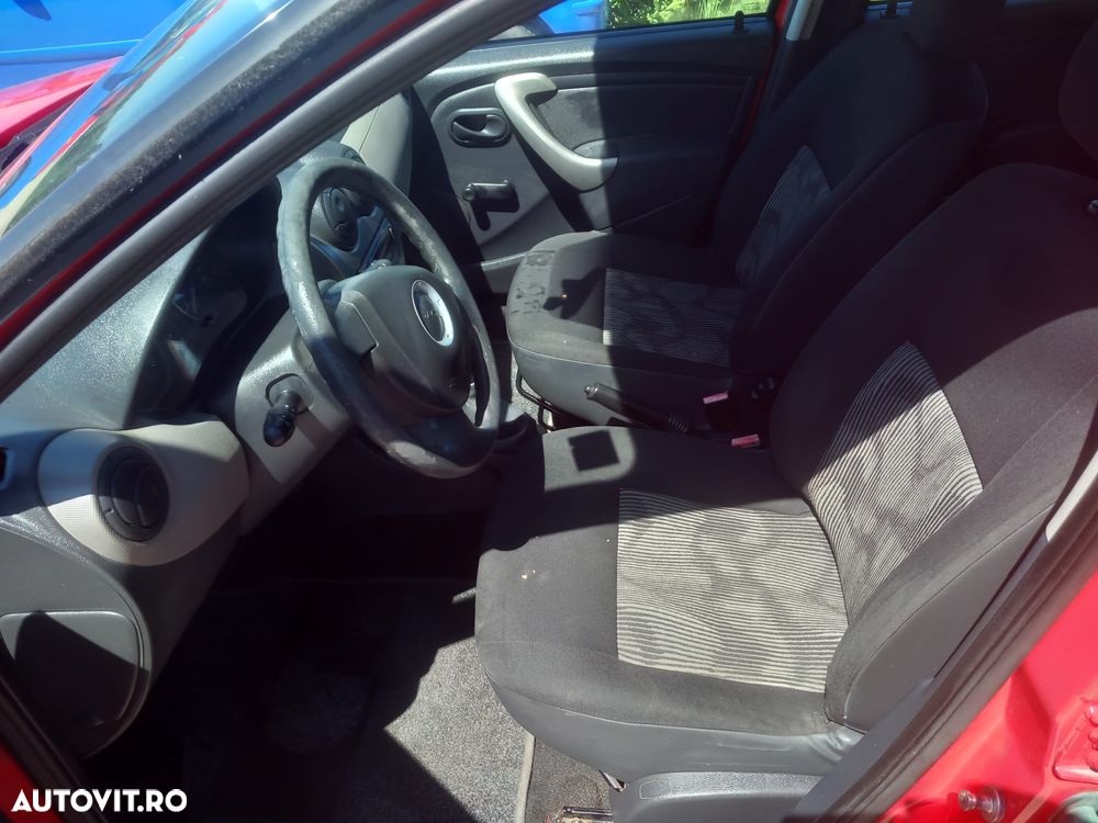 Dacia Sandero - 6