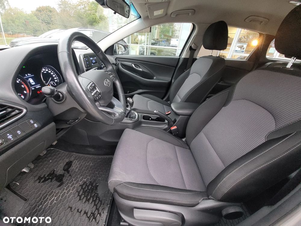 Hyundai i30 1.5 DPI Classic + - 12