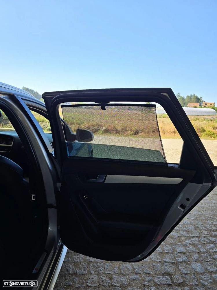 Audi A4 2.0 TDI multitronic S-line - 32