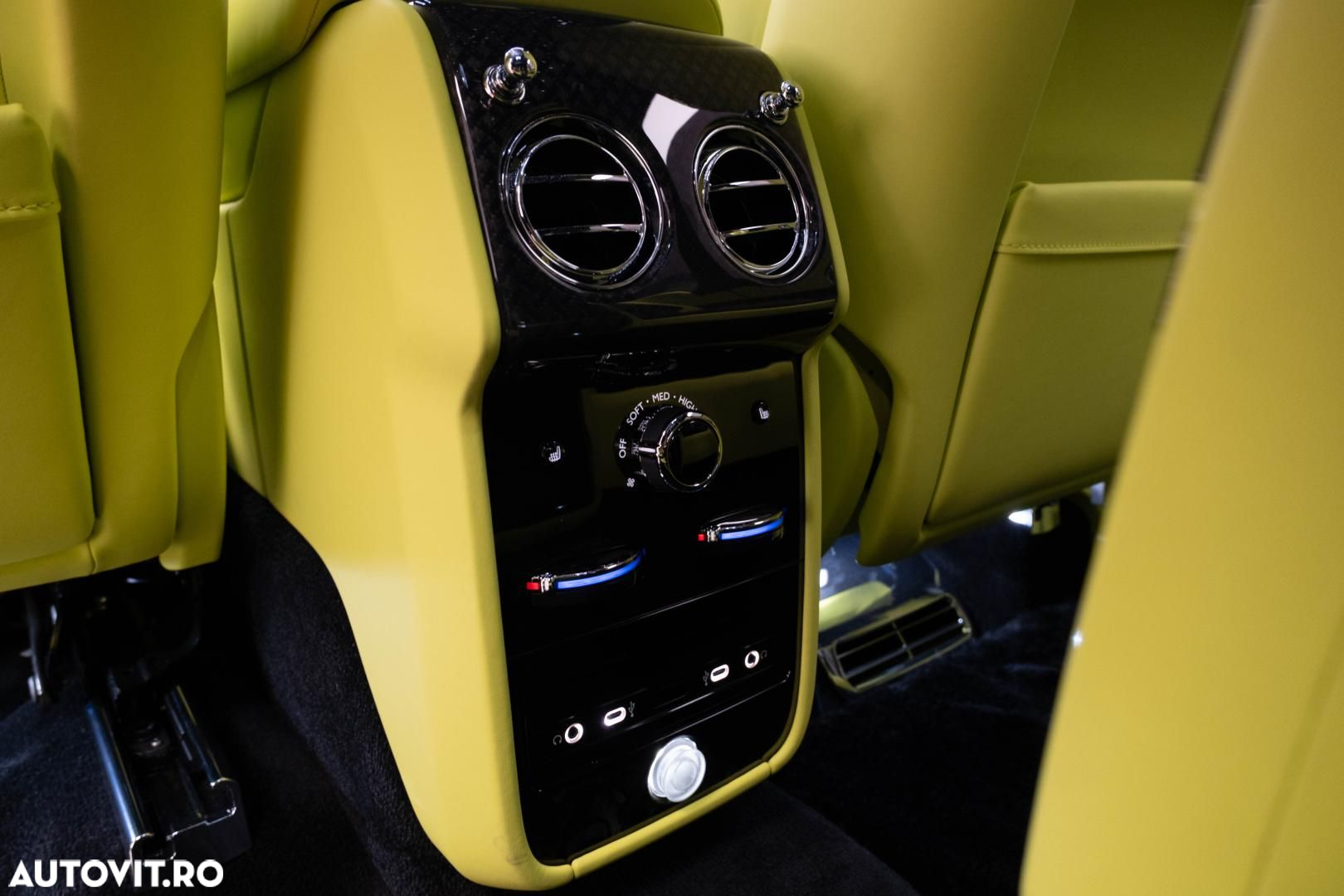 Rolls-Royce Cullinan - 25