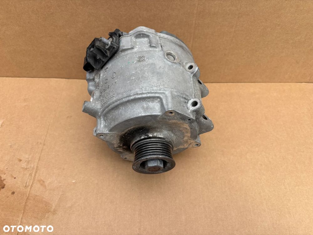 Audi D5 A7 A6 C8 Q7 Q8 4M 4N Oryginalny Alternator 4N0903028H - 3