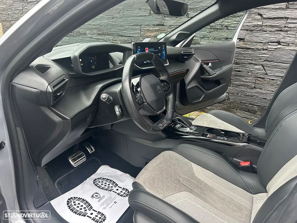 Peugeot e-208 GT Pack - 11